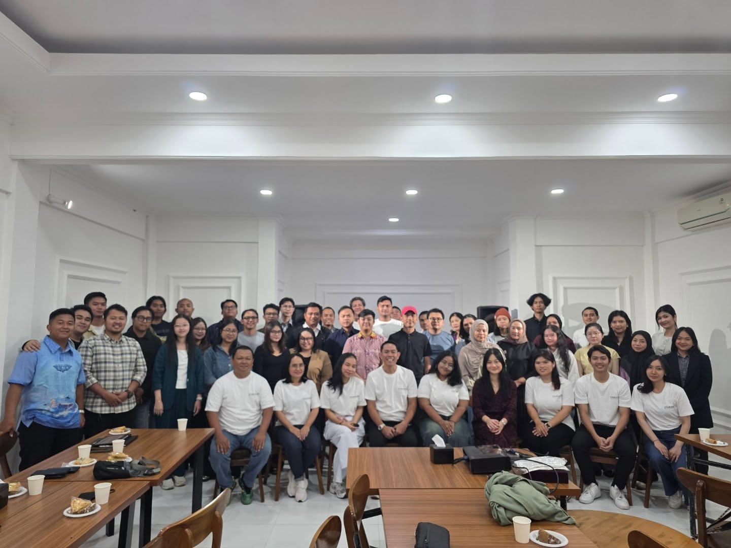 Bagaimana Komunitas STAR4Hire Membantu Anak Muda Indonesia Kerja Luar Negeri